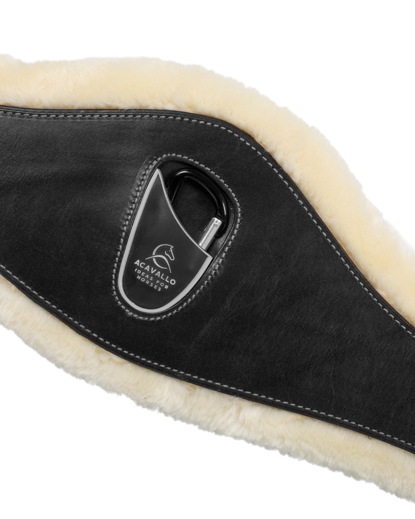 Jumping girth leather & removable faux sheepskin