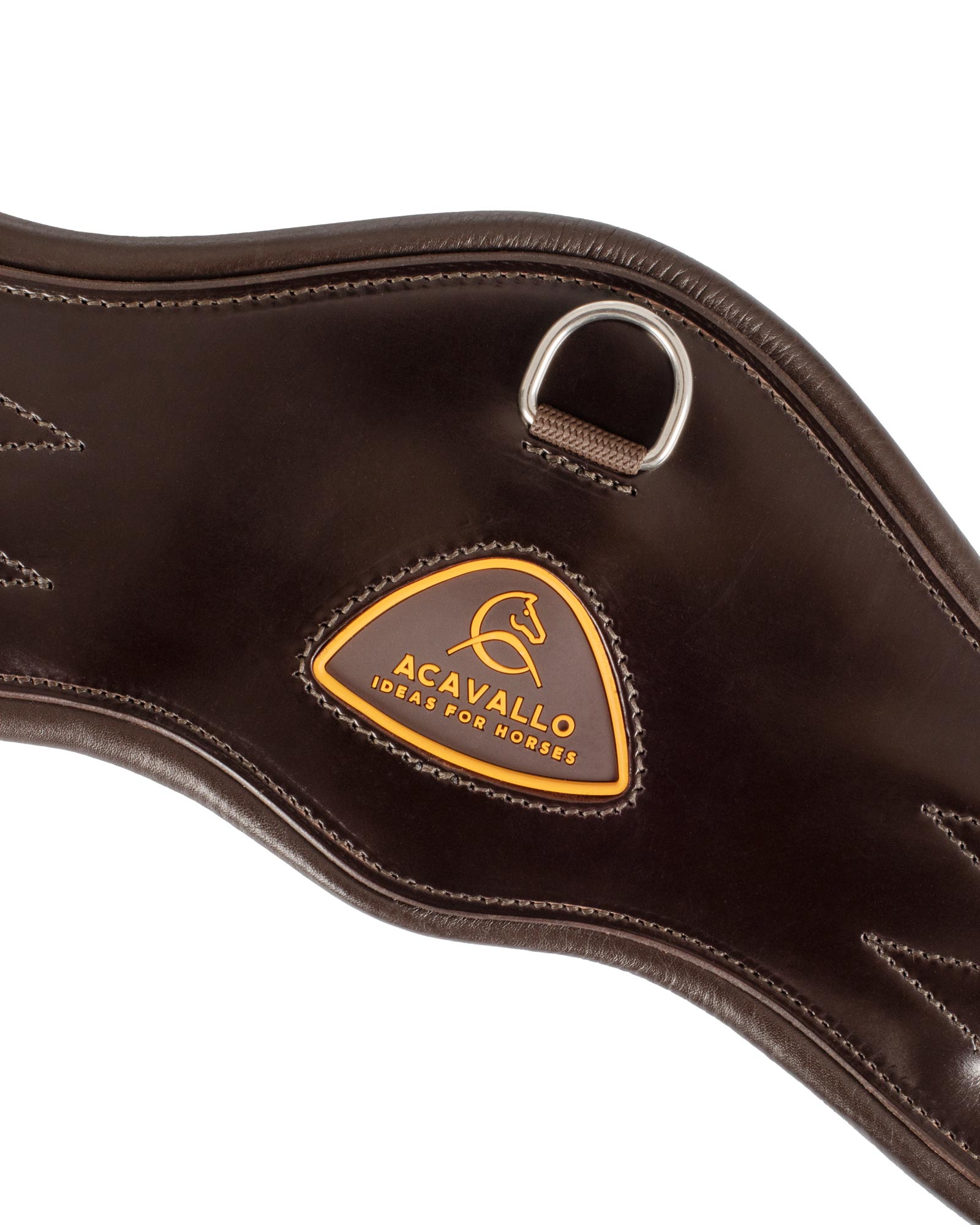 Anatomical dressage girth leather