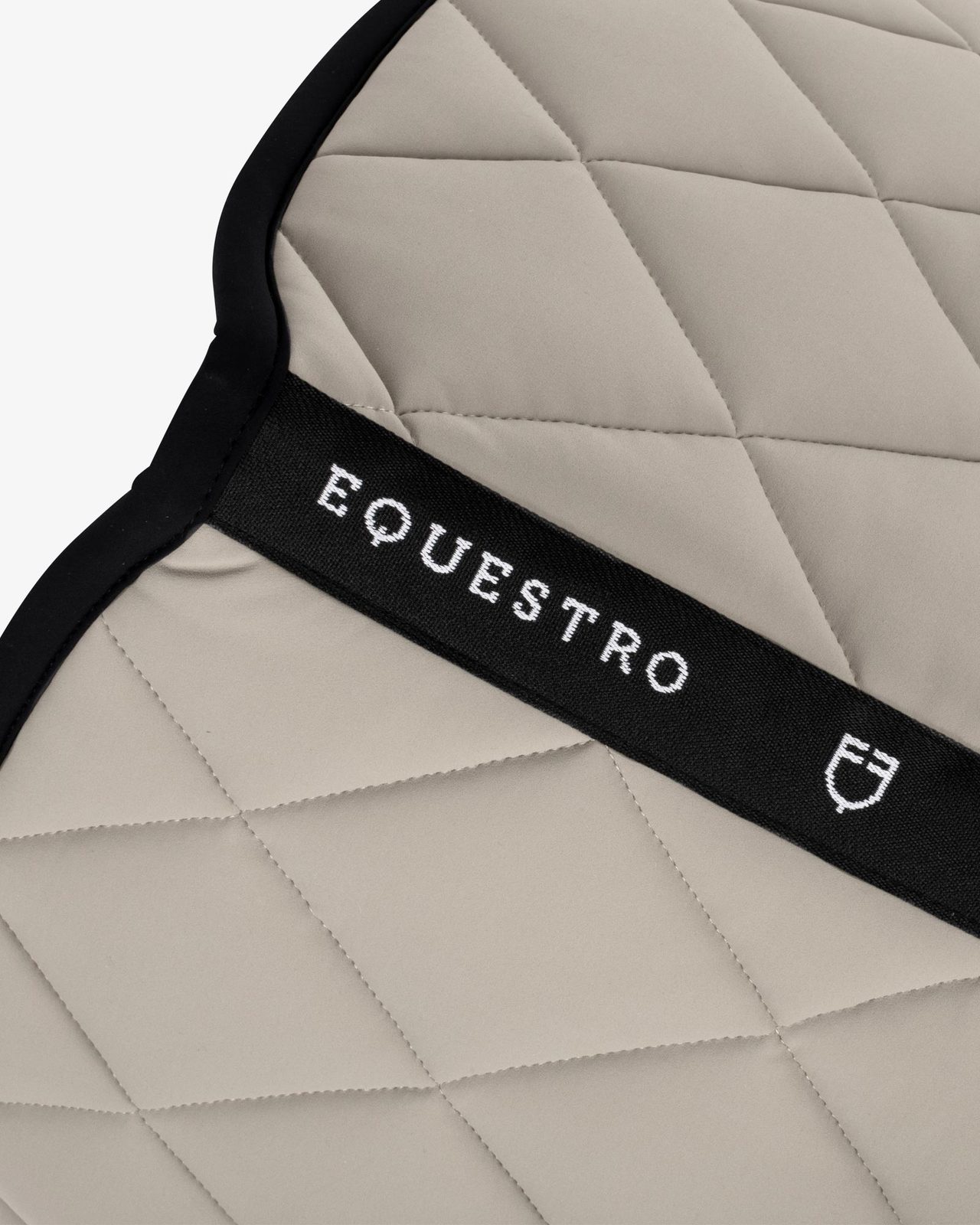 Dressage saddle pad in technical fabric