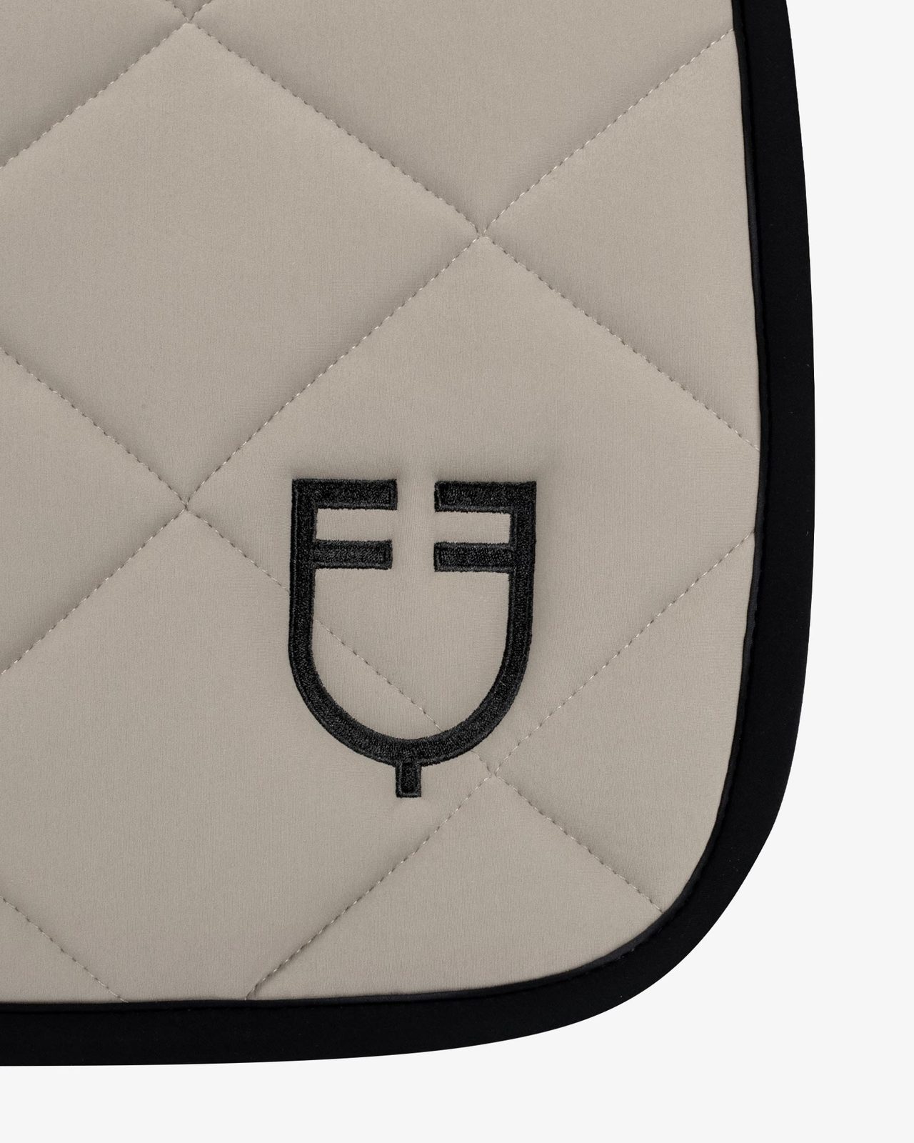 Dressage saddle pad in technical fabric