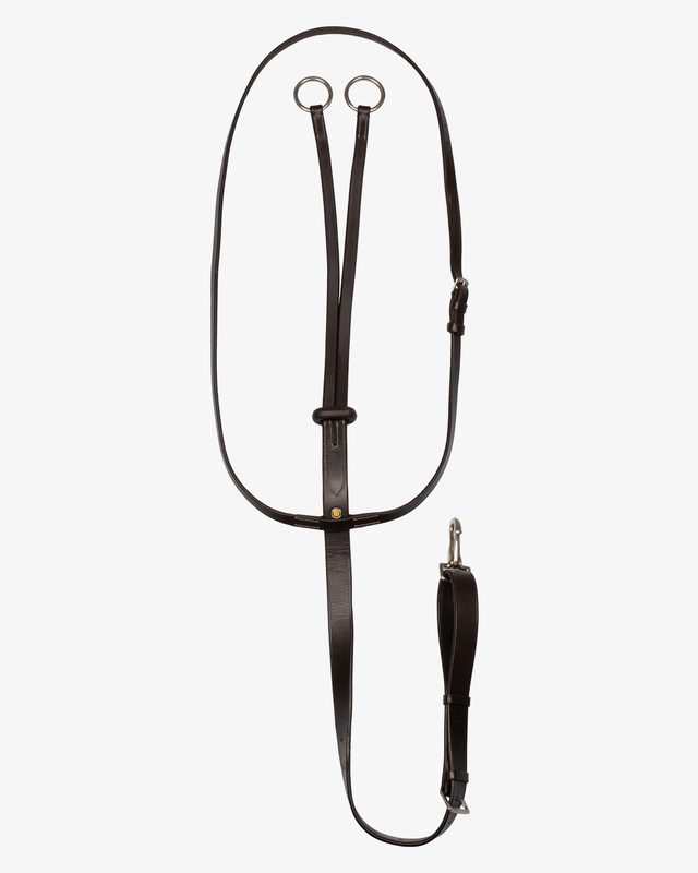 Collier martingale with silver stitching