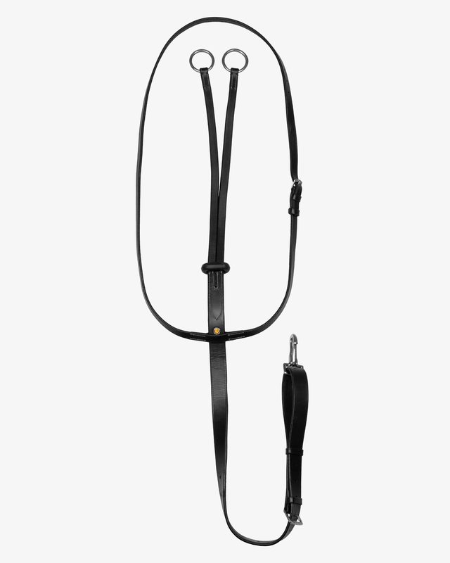 Collier martingale with silver stitching