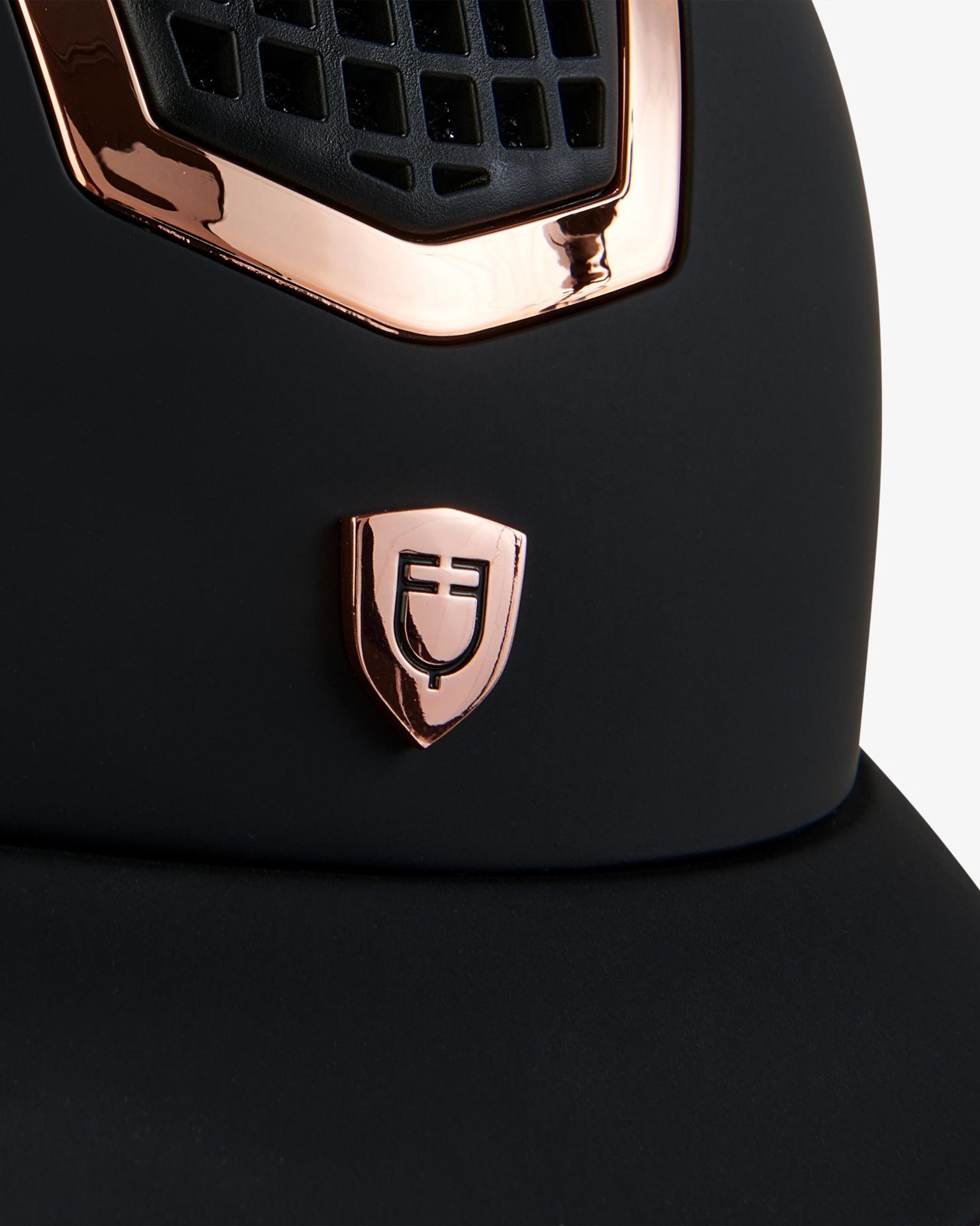 Ultra light helmet with polished frame homologation EN 1384-2023