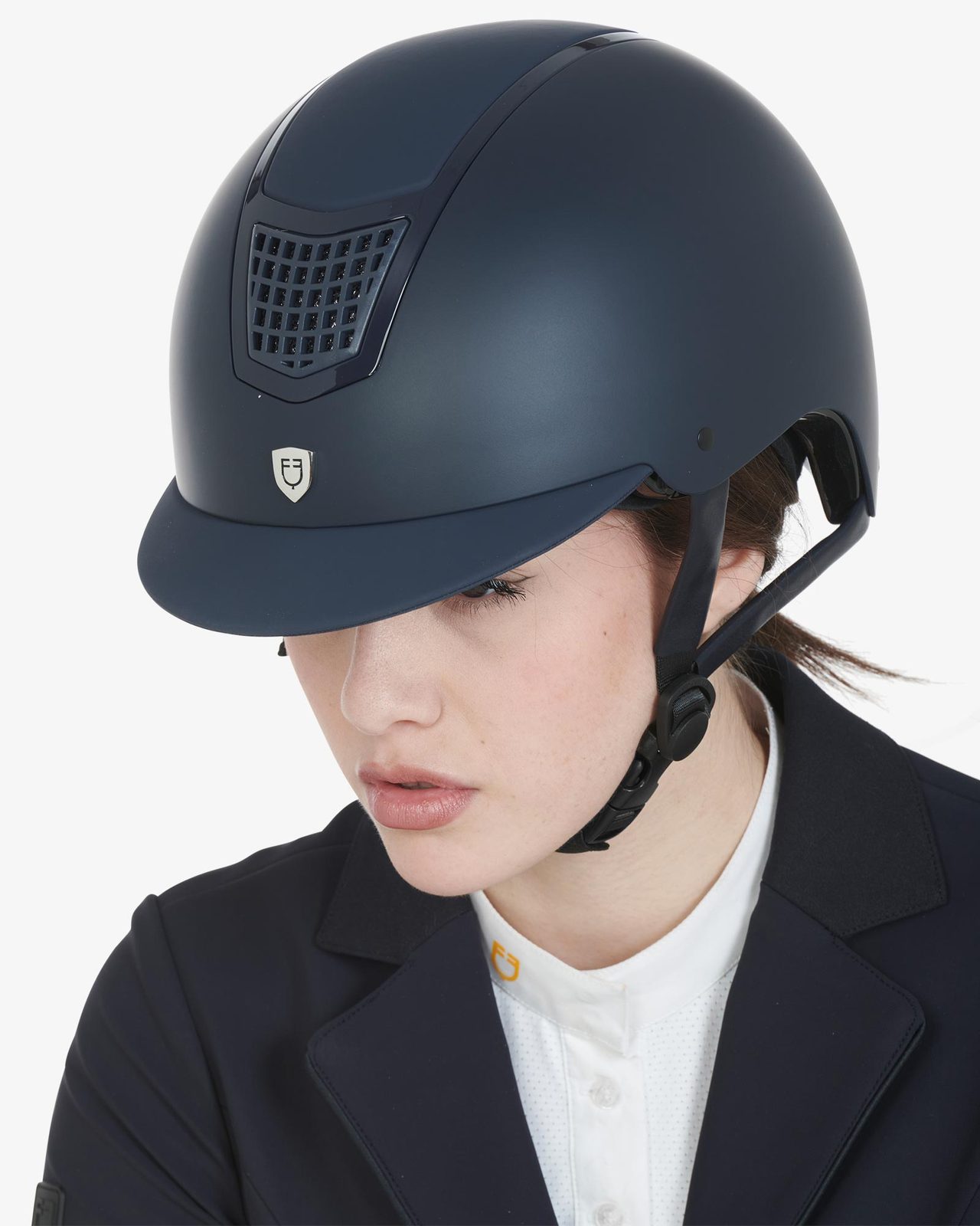Ultra light helmet with polished frame homologation EN 1384-2023