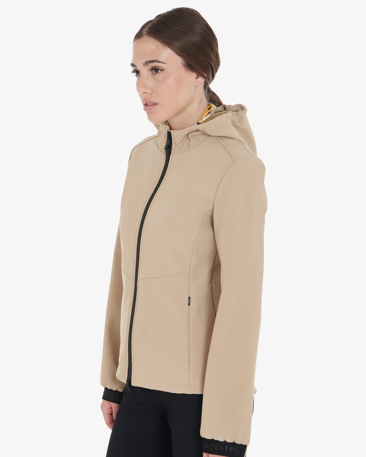 Women's slim fit softshell jacket with concealed pockets