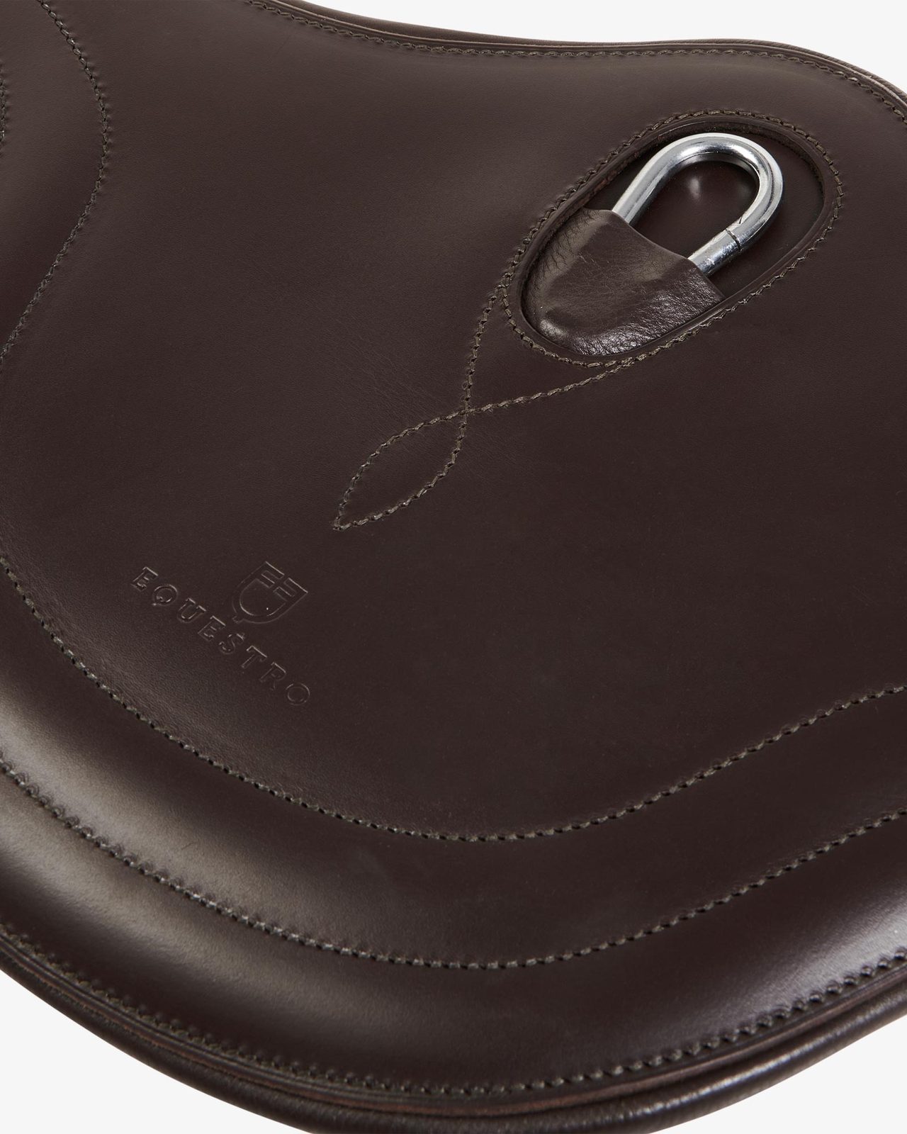Jumping girth in leather with protectors