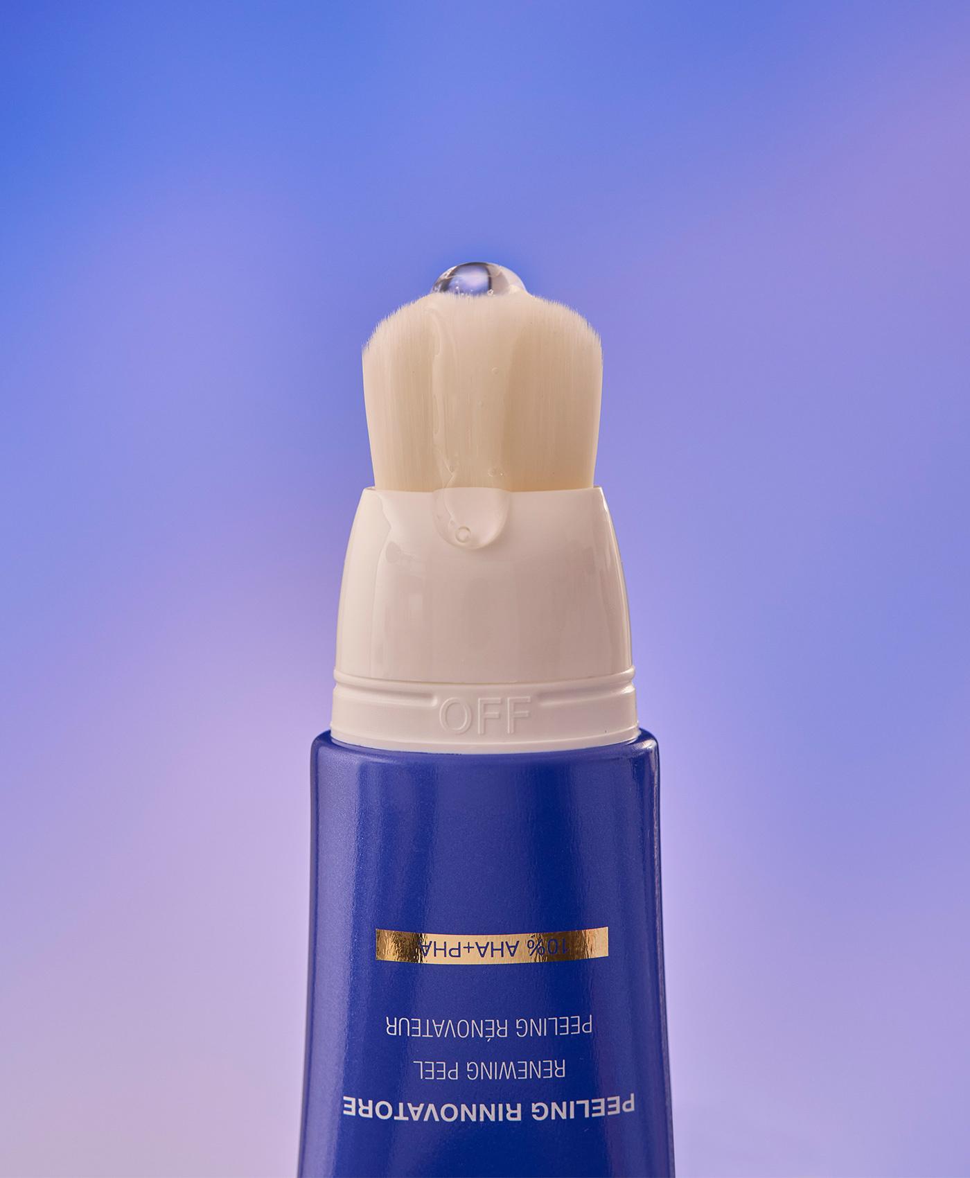 Discover the Defence My Age Set to enhance the quality of your skin during menopause and bring out its natural beauty with its renewing action thumbnail