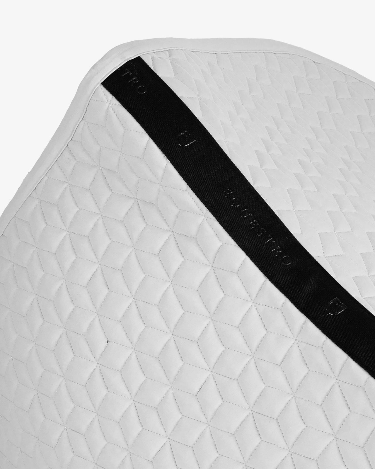 Jumping saddle pad cube quilting
