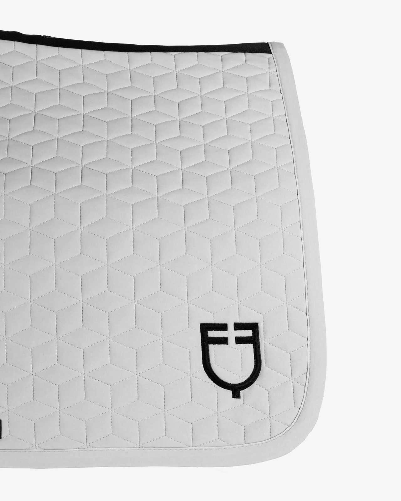 Jumping saddle pad cube quilting