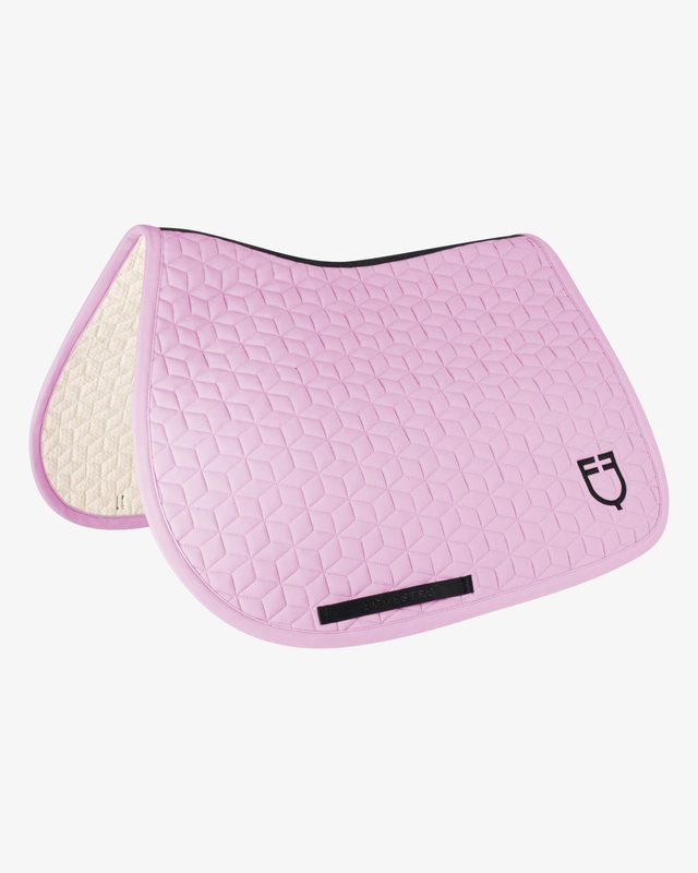 Jumping saddle pad cube quilting