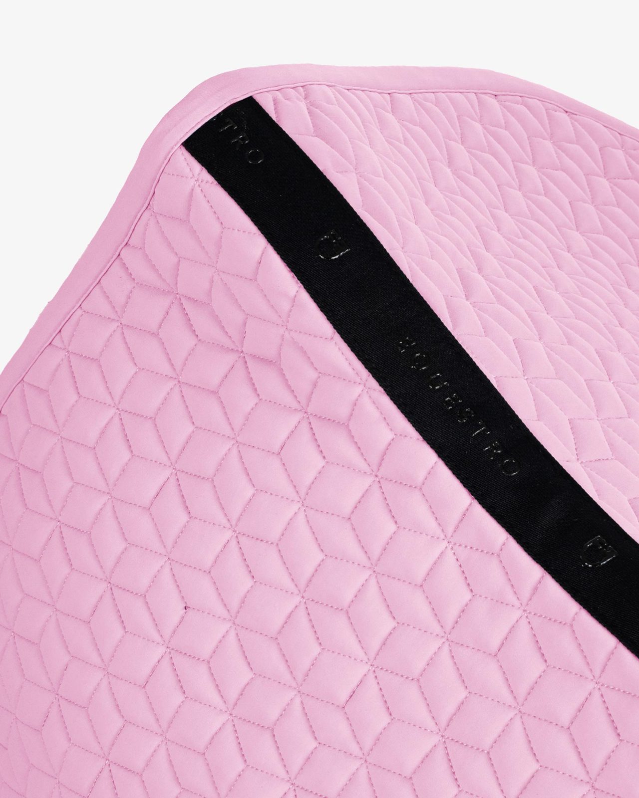Jumping saddle pad cube quilting