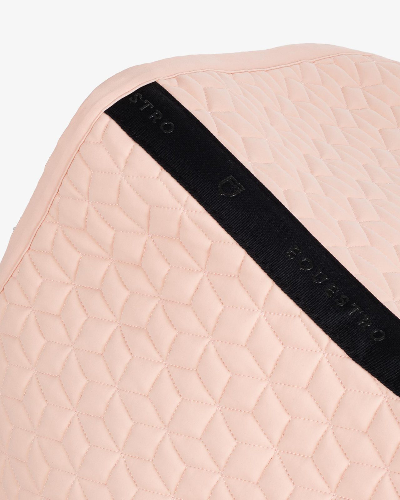 Jumping saddle pad cube quilting