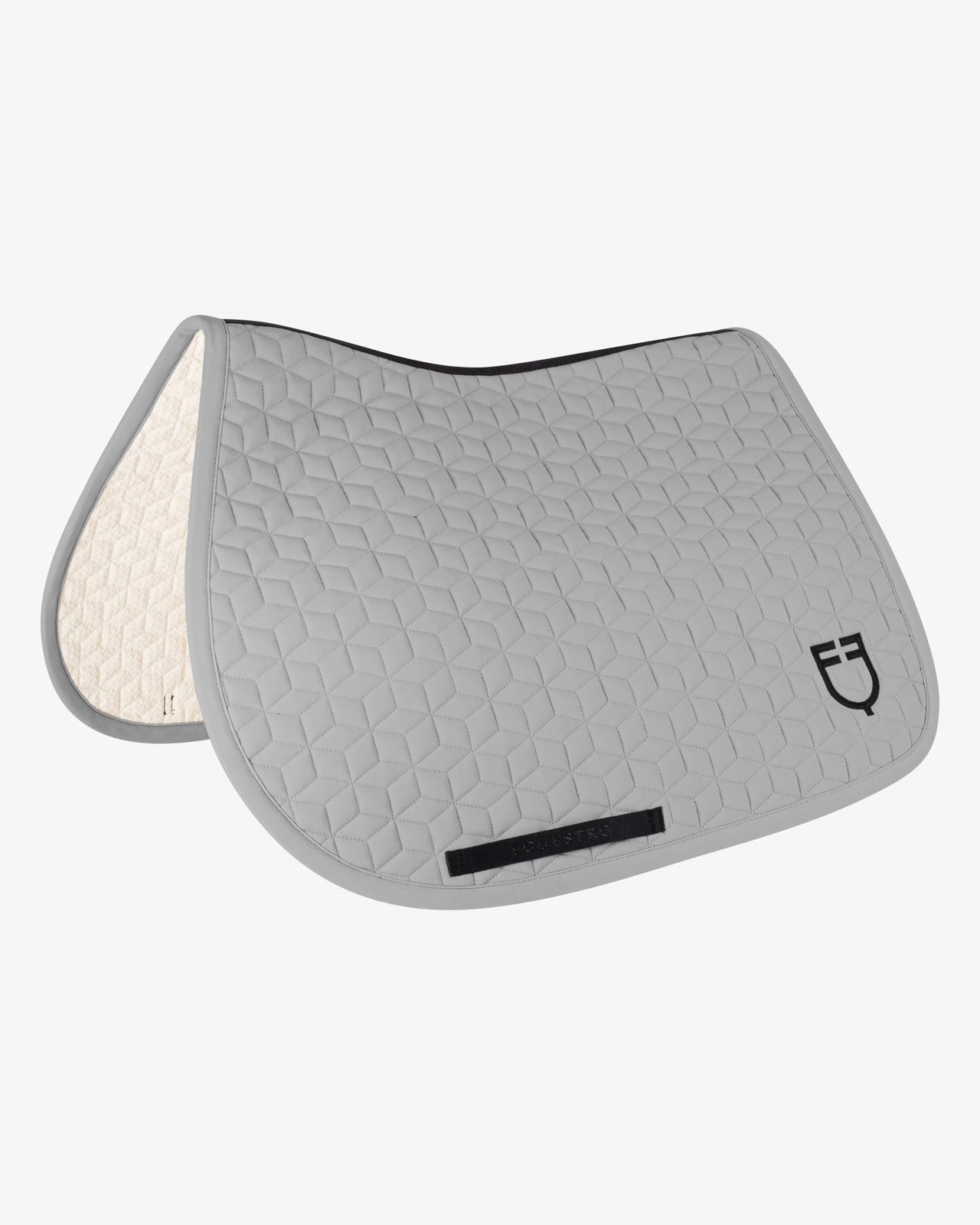 Jumping saddle pad cube quilting