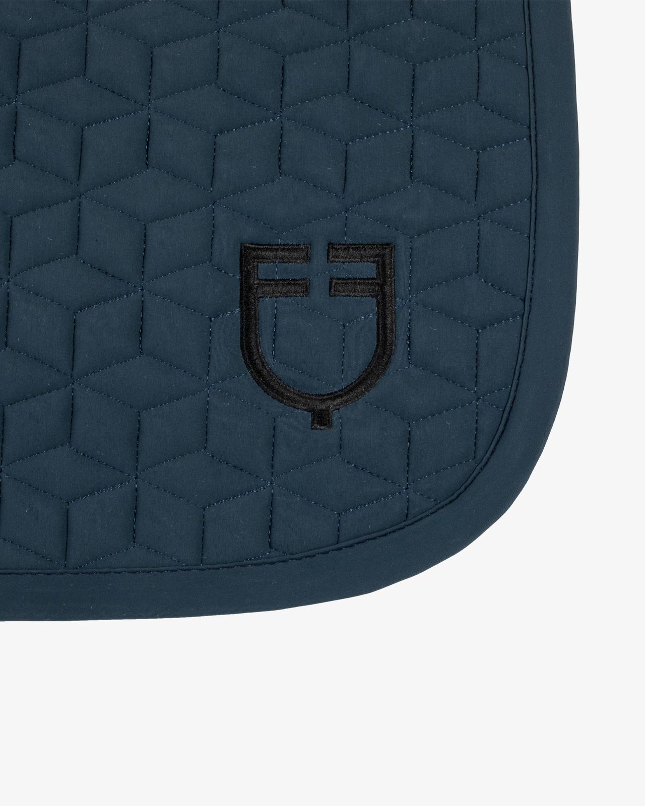Jumping saddle pad cube quilting