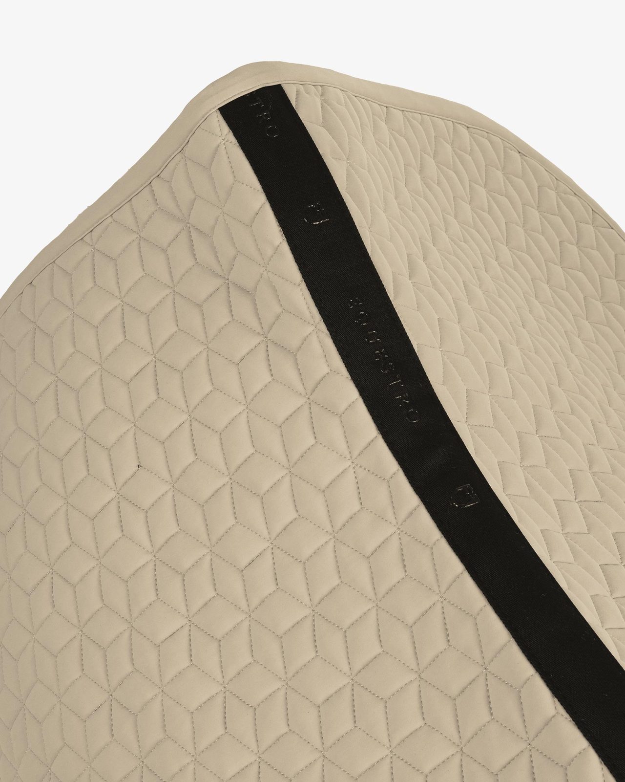 Jumping saddle pad cube quilting