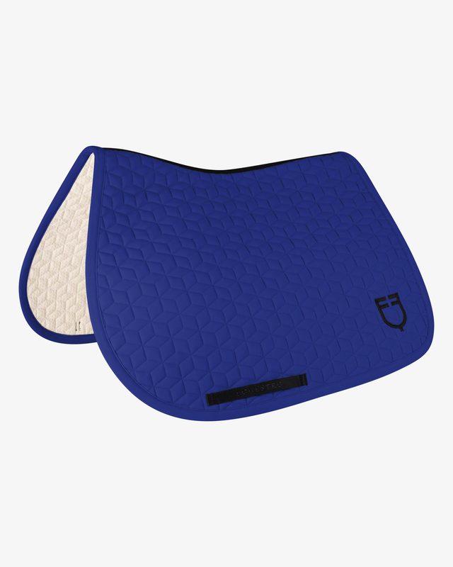 Jumping saddle pad cube quilting