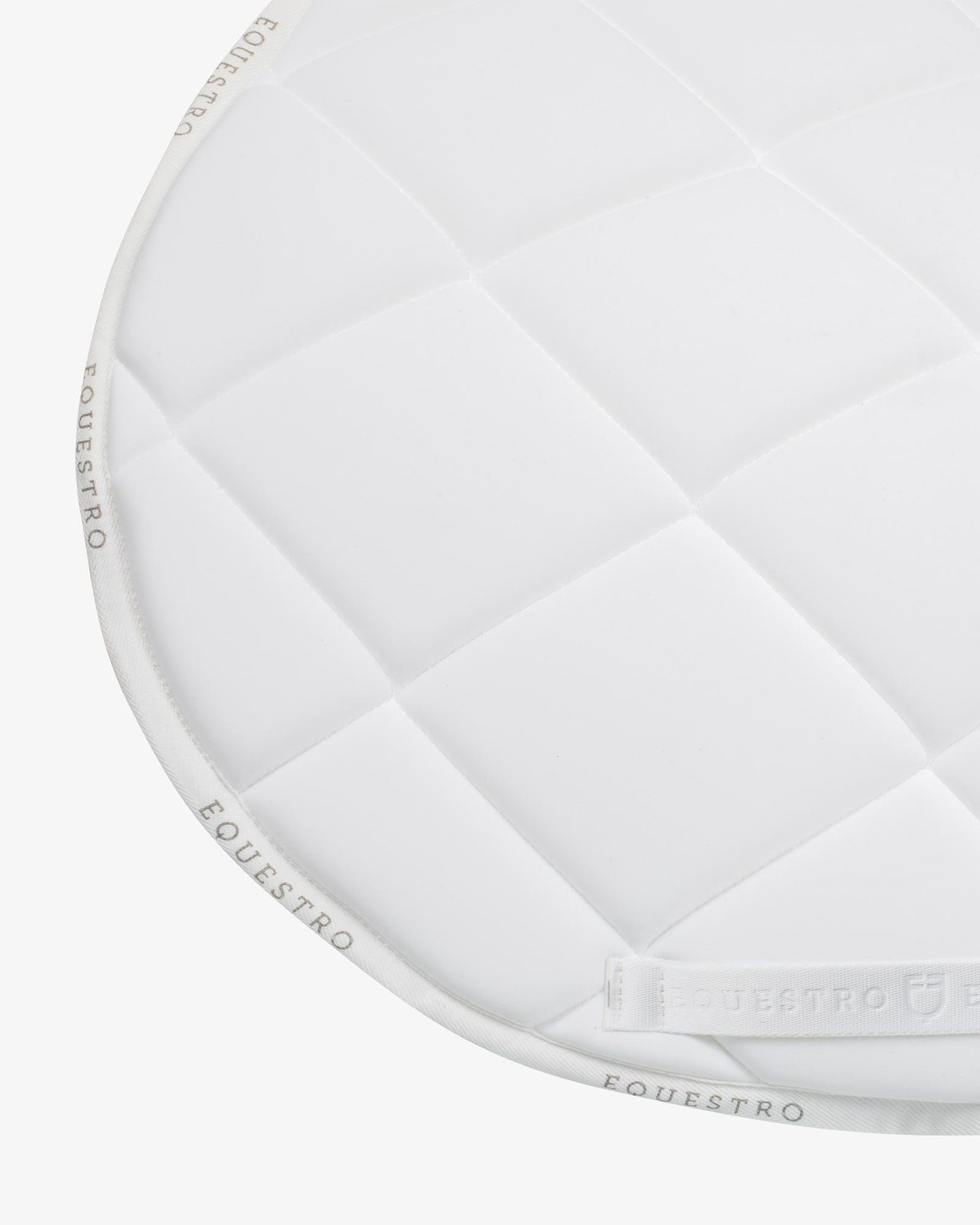 Jumping saddle pad with multicolor logo