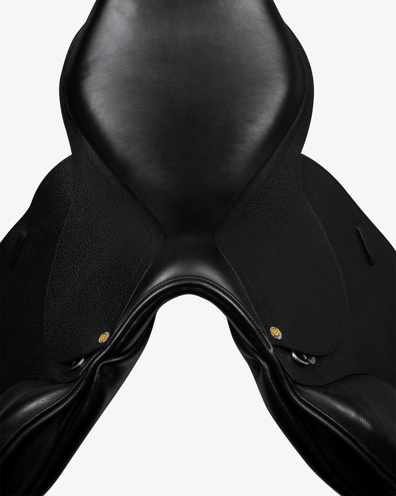 Jumping saddle hammered leather