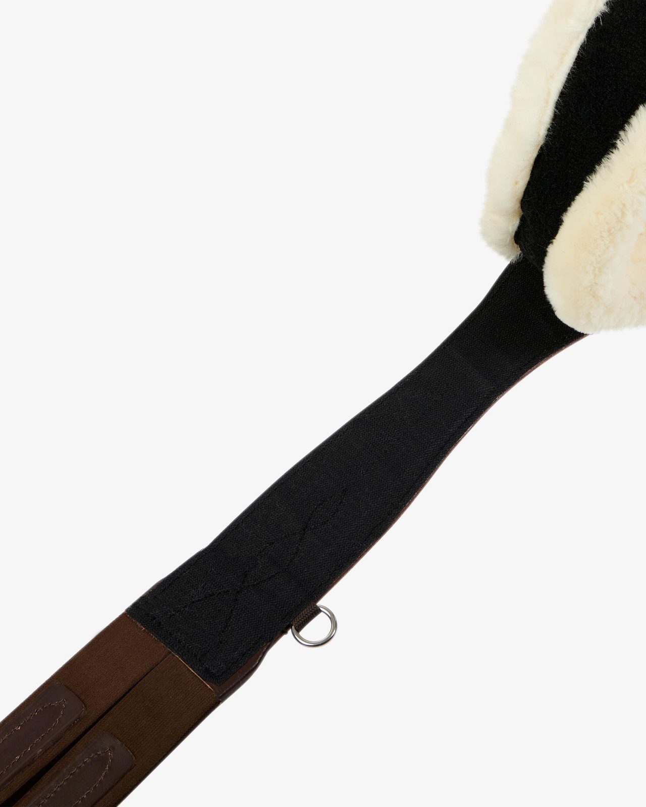Jumping girth with synthetic lambskin
