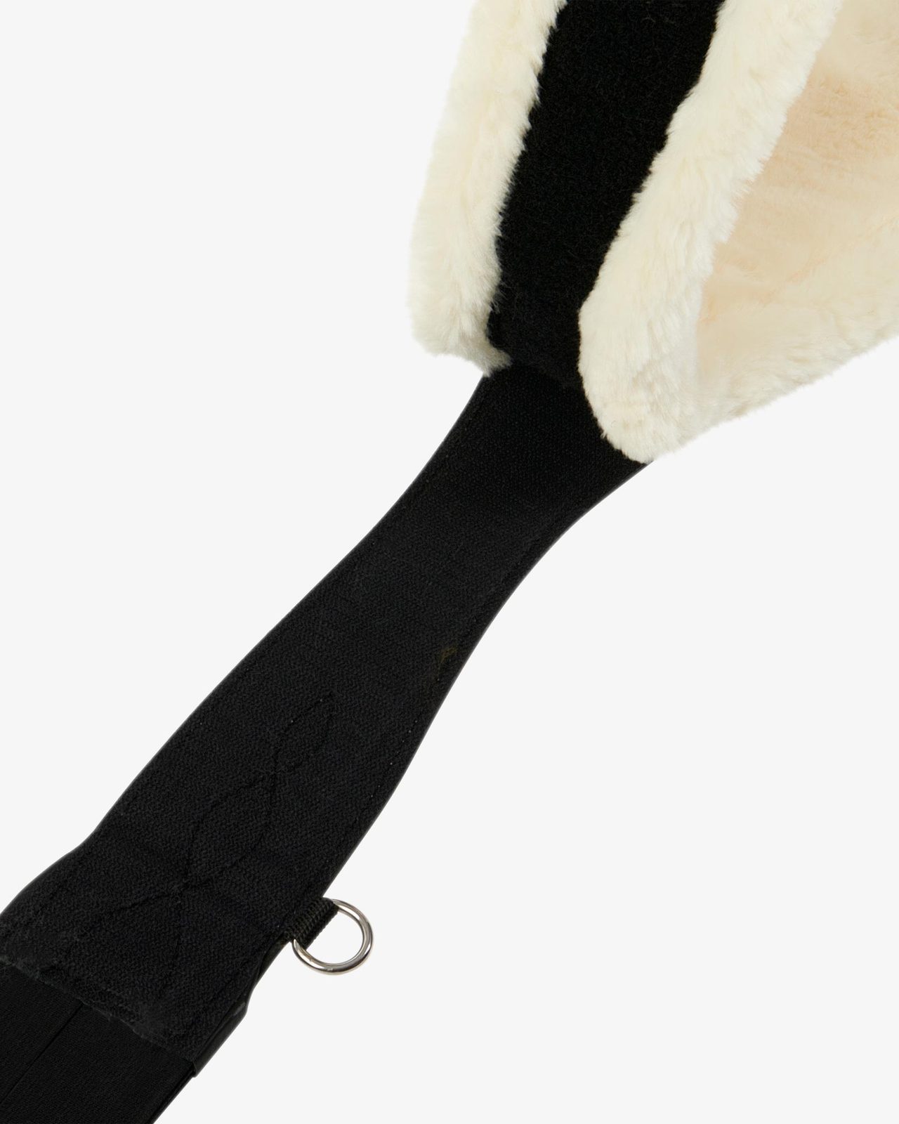 Jumping girth with synthetic lambskin
