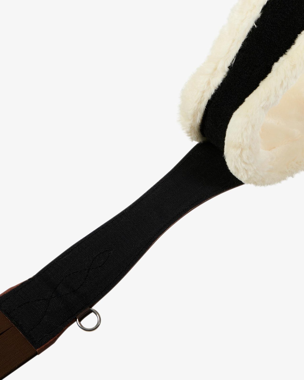 Jumping girth with synthetic lambskin
