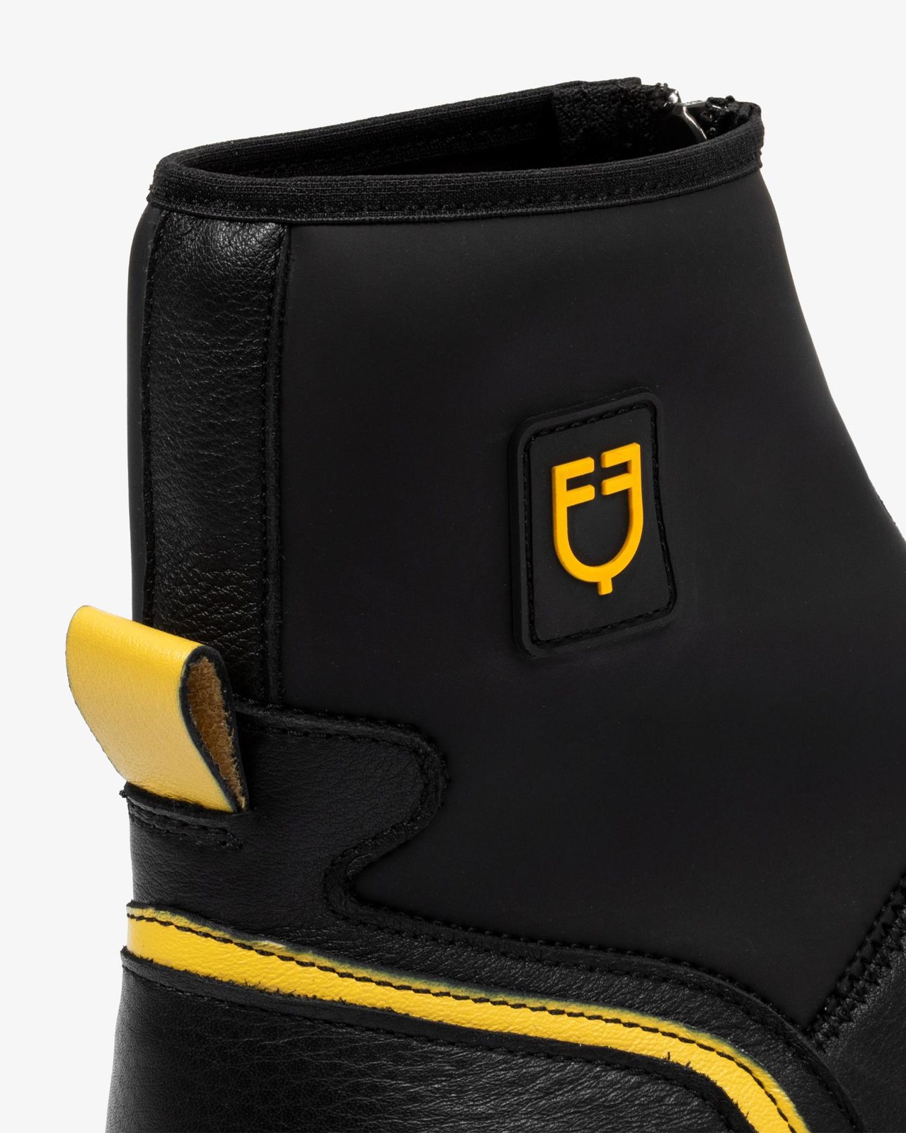 Pluton model ankle boot
