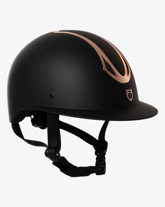 Women's wide visor helmet homologation EN 1384-2023