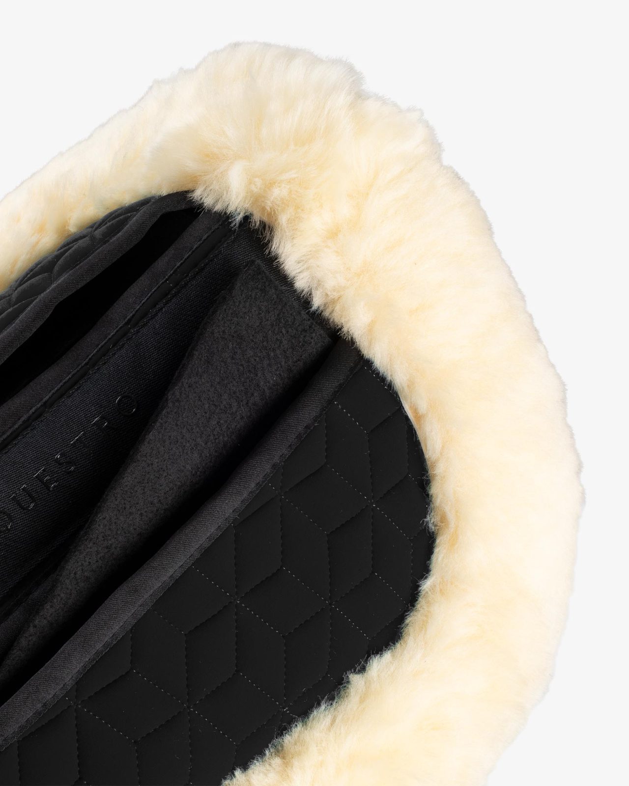 Elastane pad with pockets and sheepskin lining