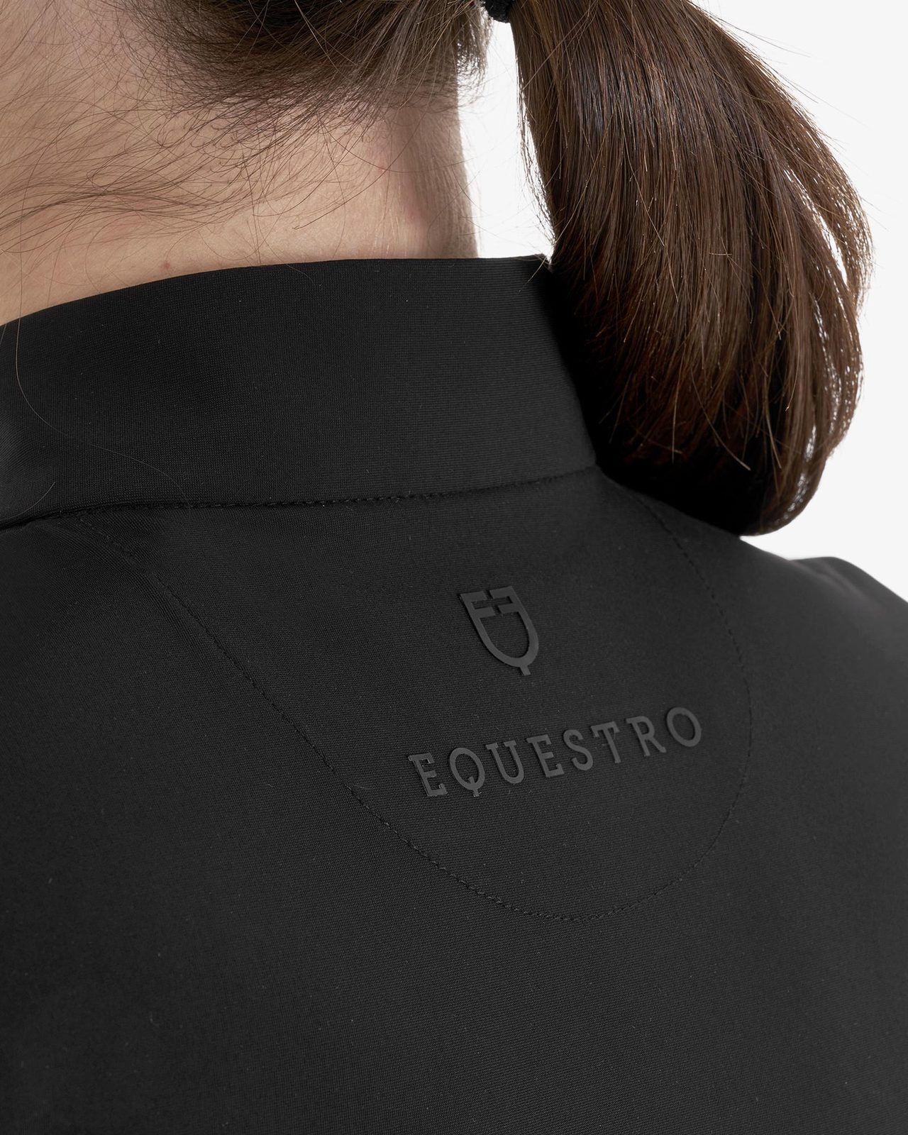 Polo training donna slim fit con zip e perline sul colletto