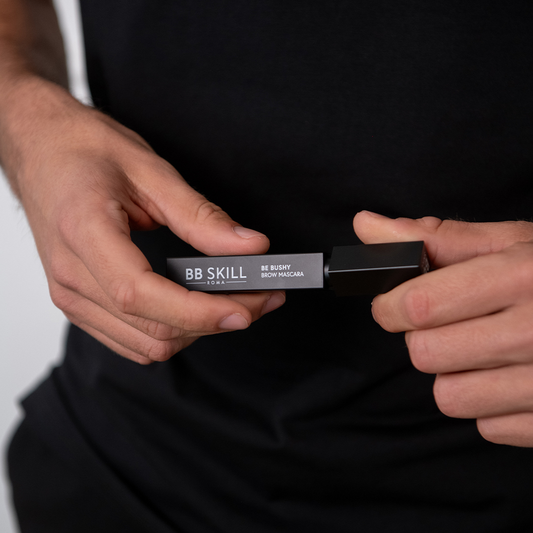 modello-mostra-come-aprire-be-bushy-brow-mascara