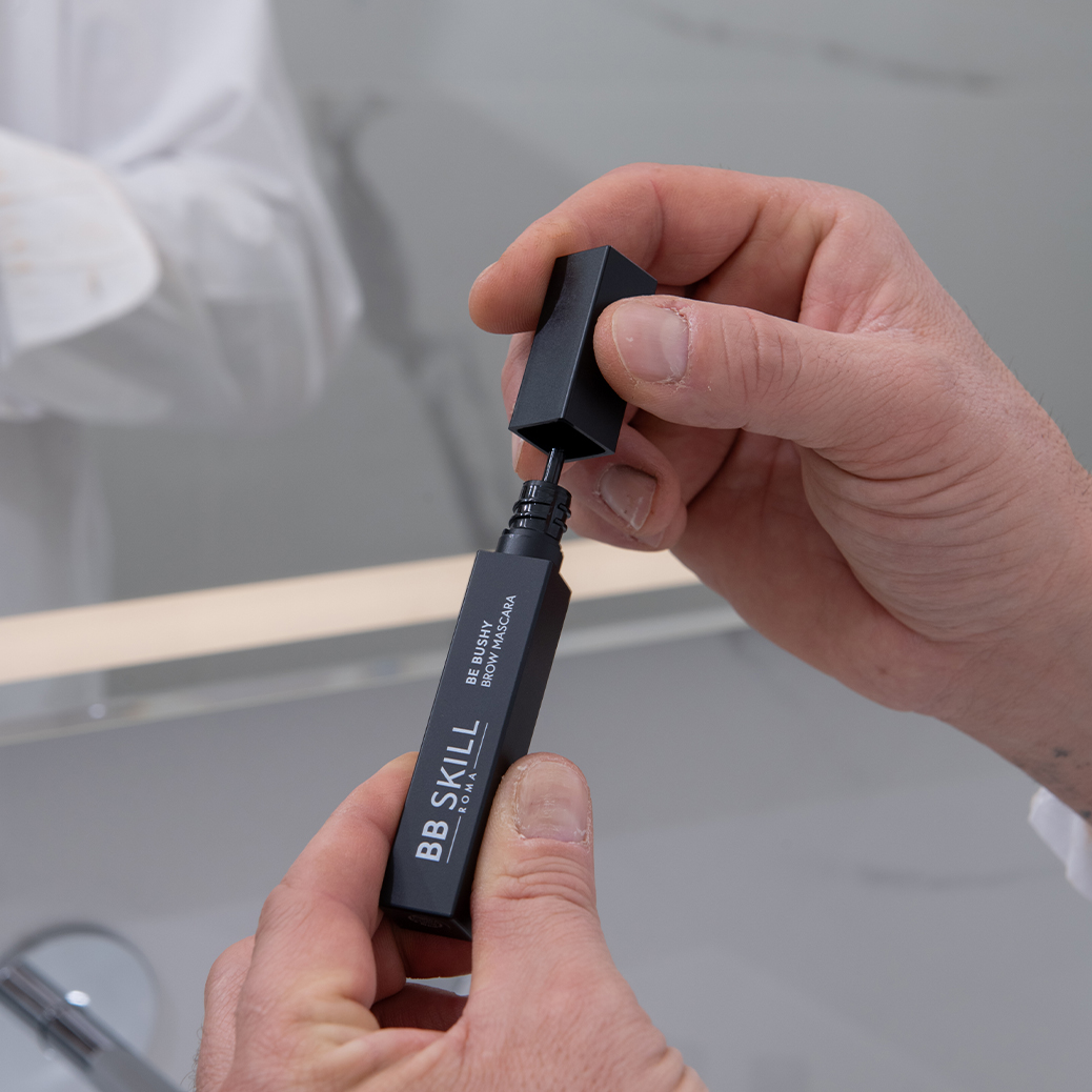 bb-skill-be-bushy-brow-mascara-transparent-unscrew-and-pull