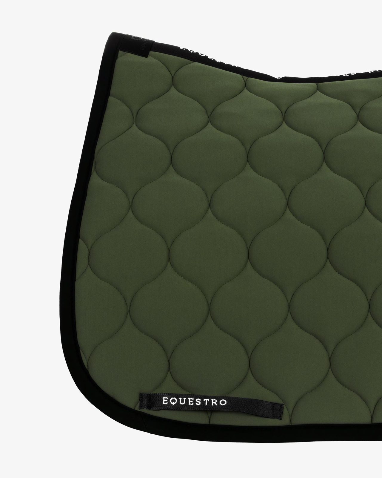 Dressage saddle pad with onion quilting