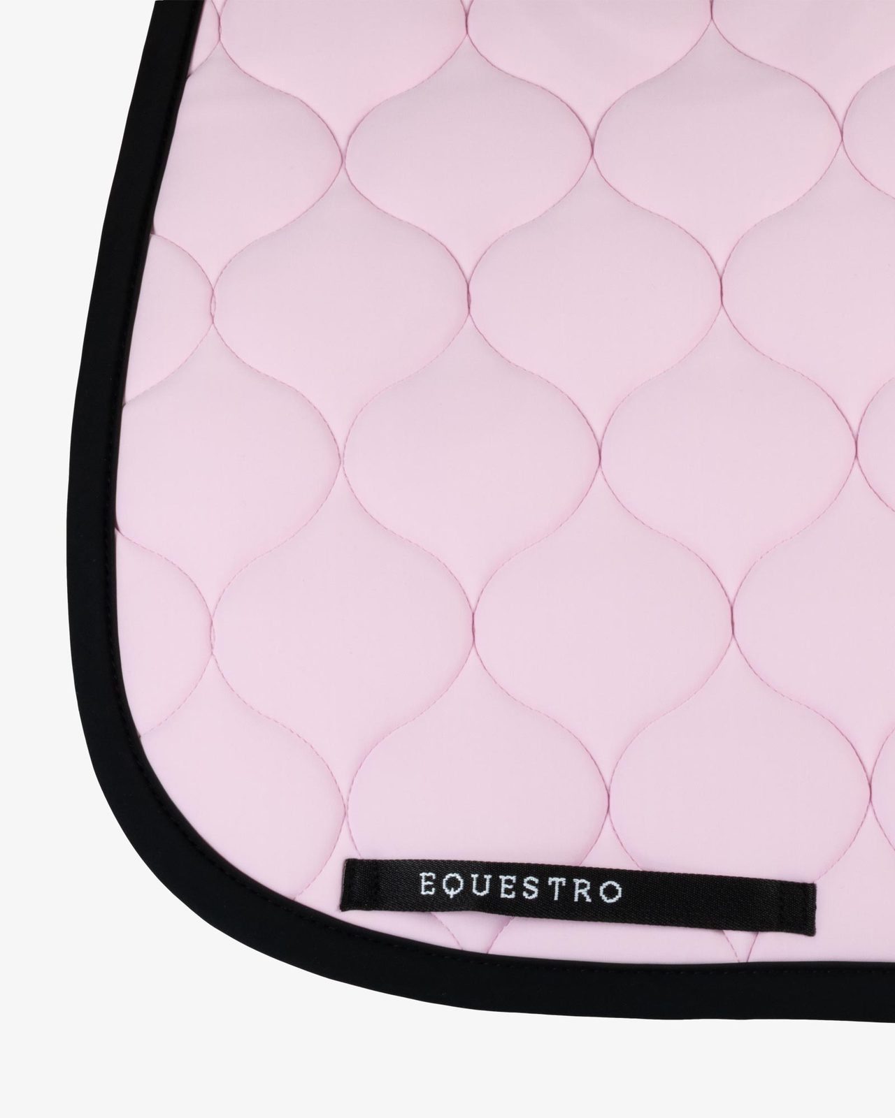 Dressage saddle pad with onion quilting
