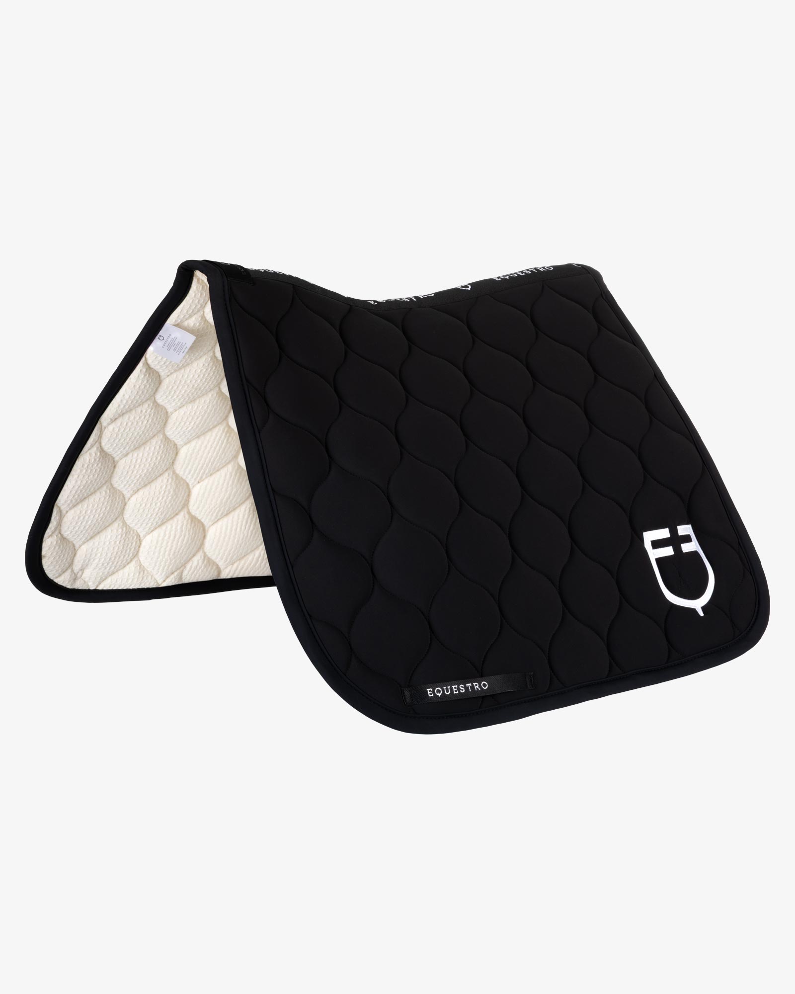 Dressage saddle pad with onion quilting
