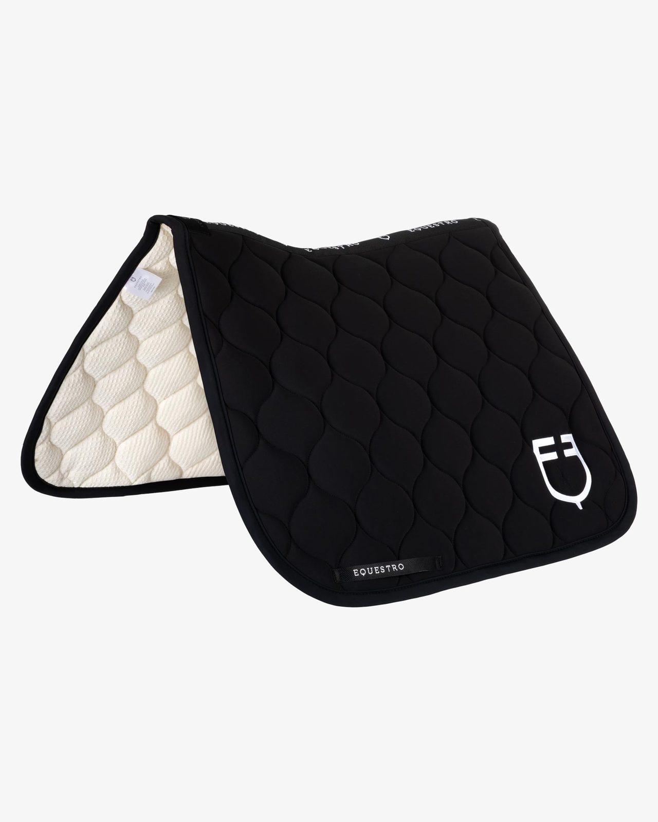 Dressage saddle pad with onion quilting