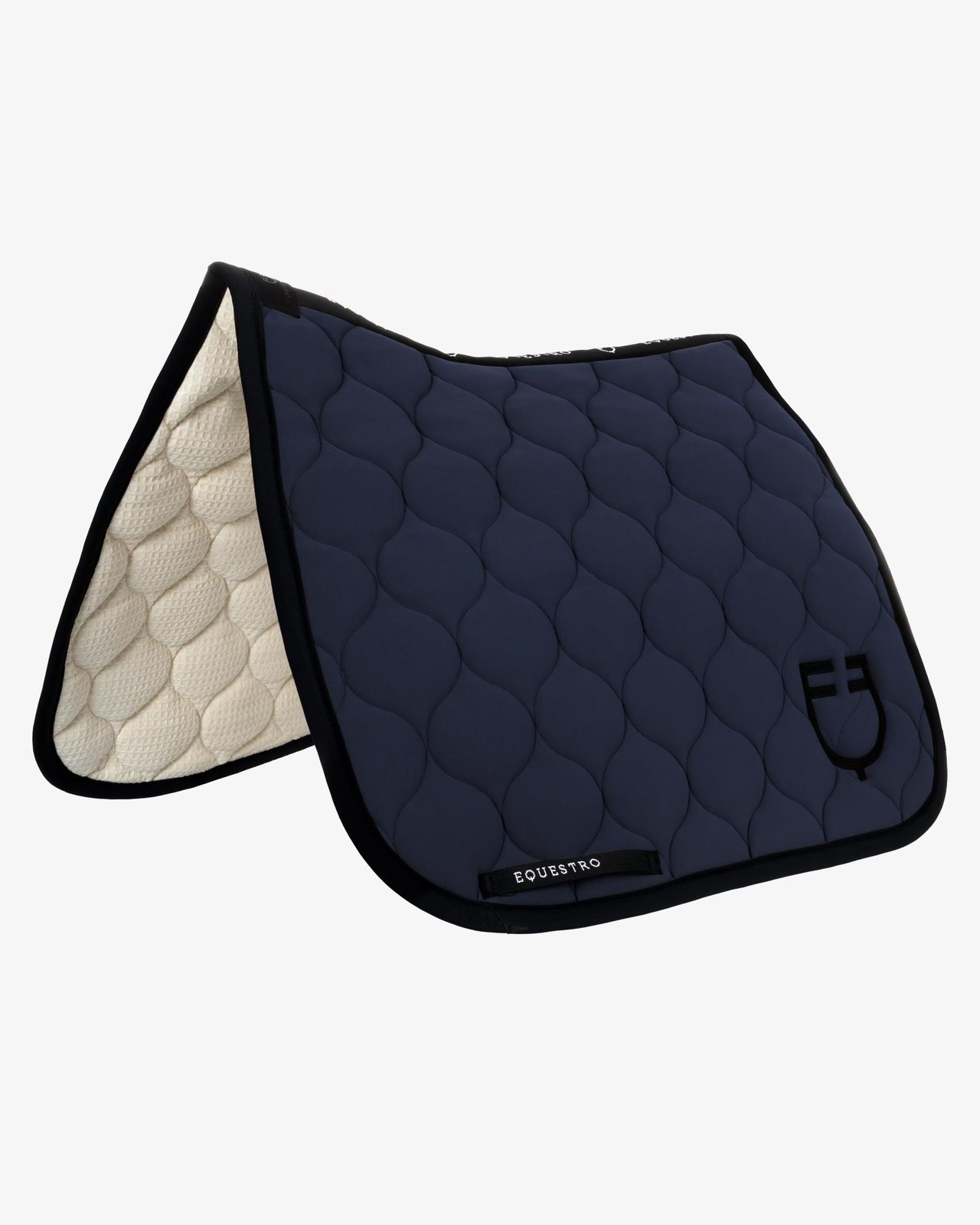 Dressage saddle pad with onion quilting