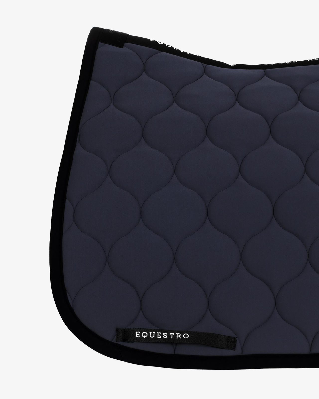 Dressage saddle pad with onion quilting
