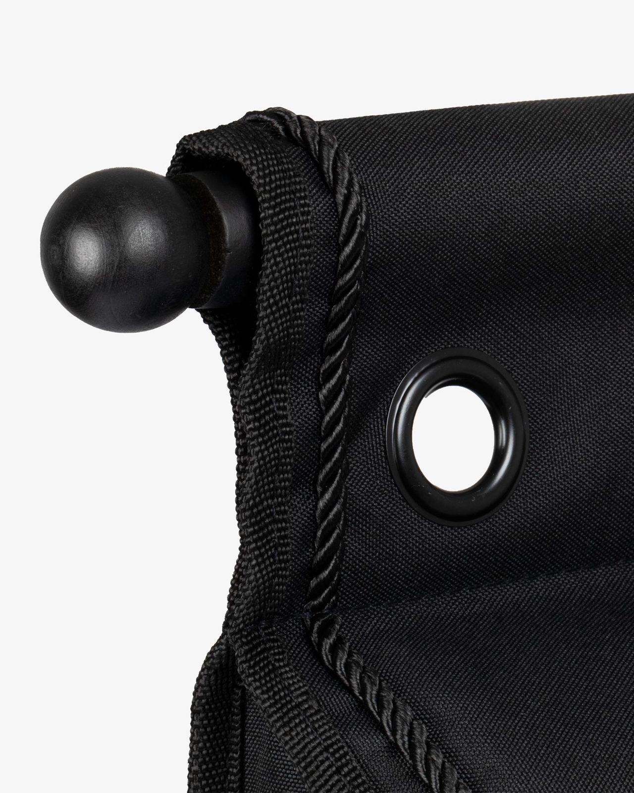 Grooming bag with bar