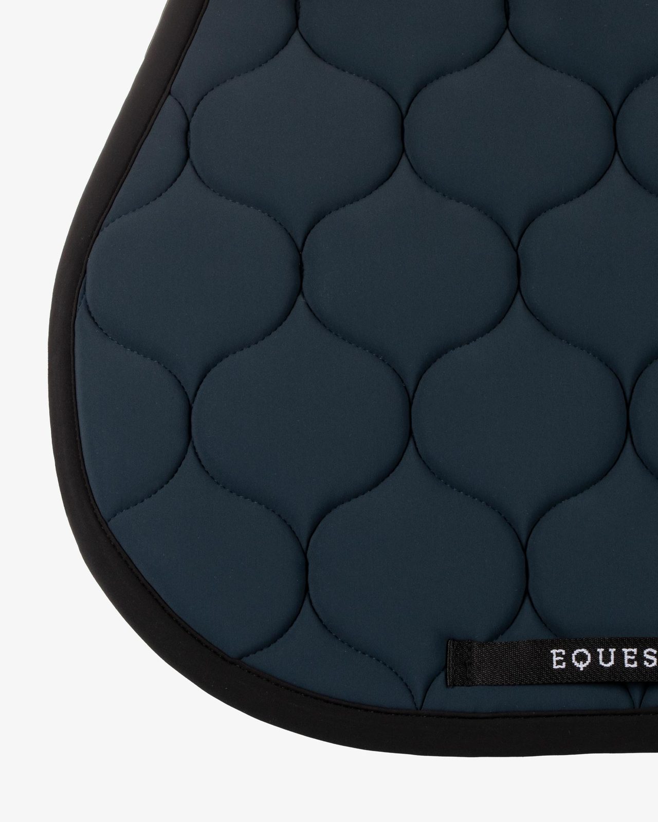 Jumping saddle pad with onion quilting