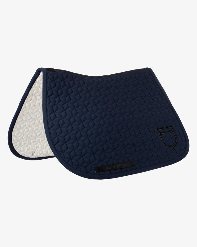 Jumping saddle pad cube quilting