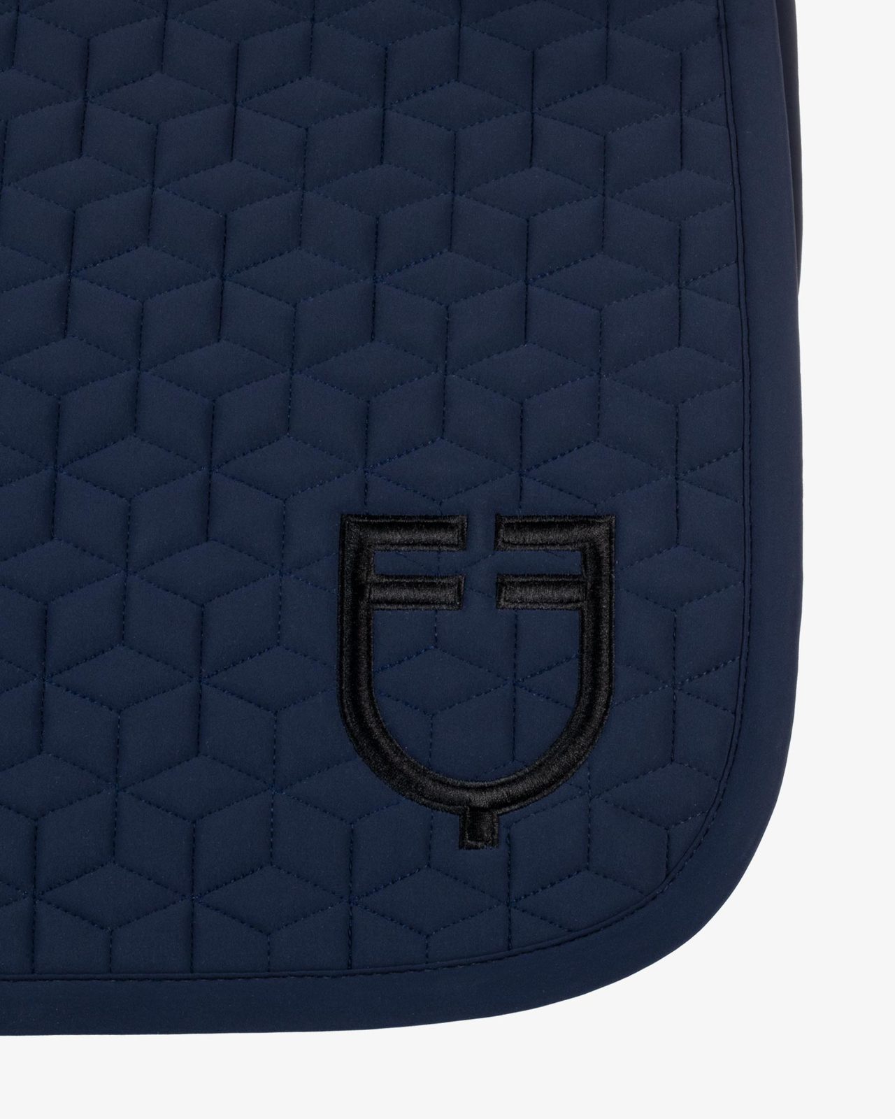 Jumping saddle pad cube quilting