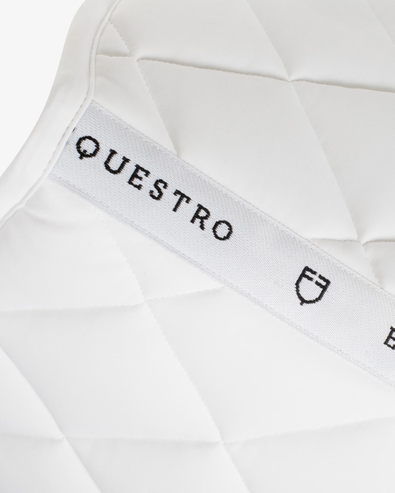 Dressage saddle pad with diamond quilting