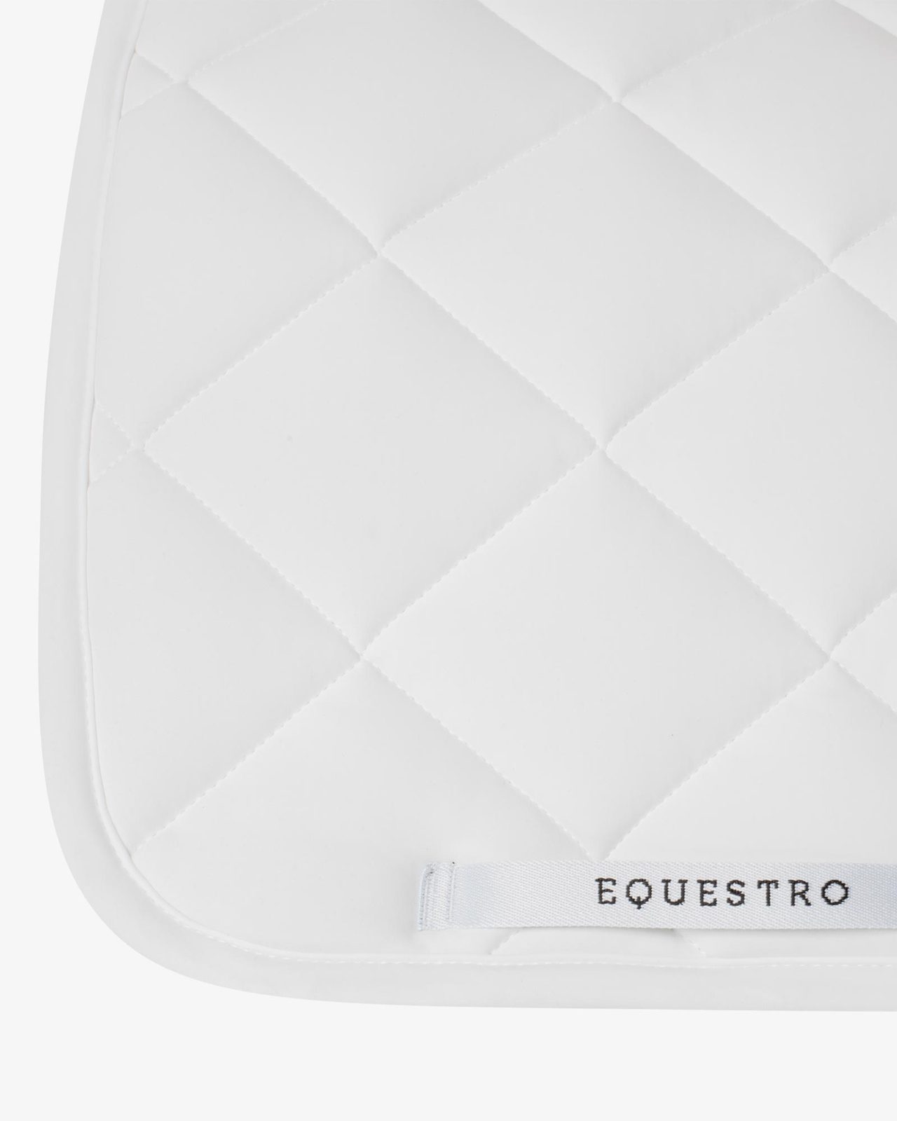 Dressage saddle pad with diamond quilting