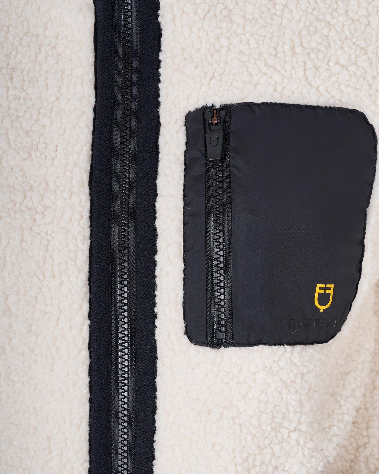 Women's sweatshirt in fleece with front pocket