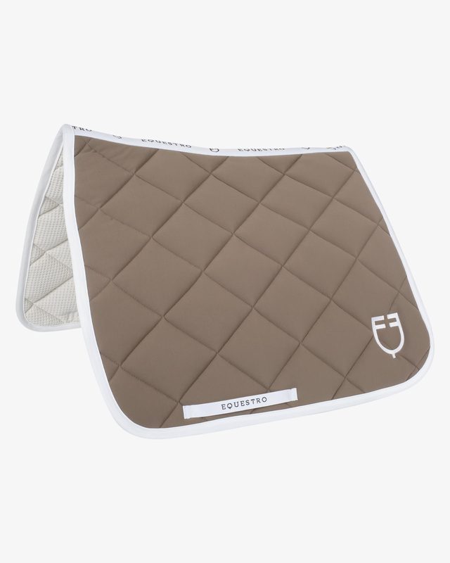 Dressage saddle pad with diamond quilting