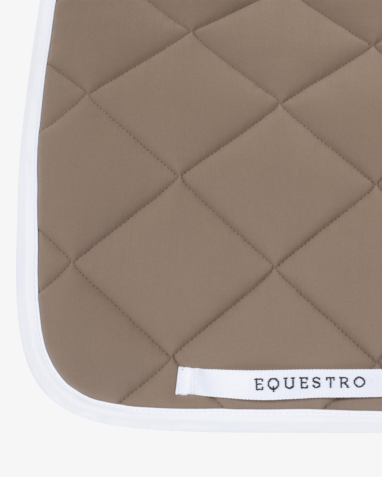 Dressage saddle pad with diamond quilting