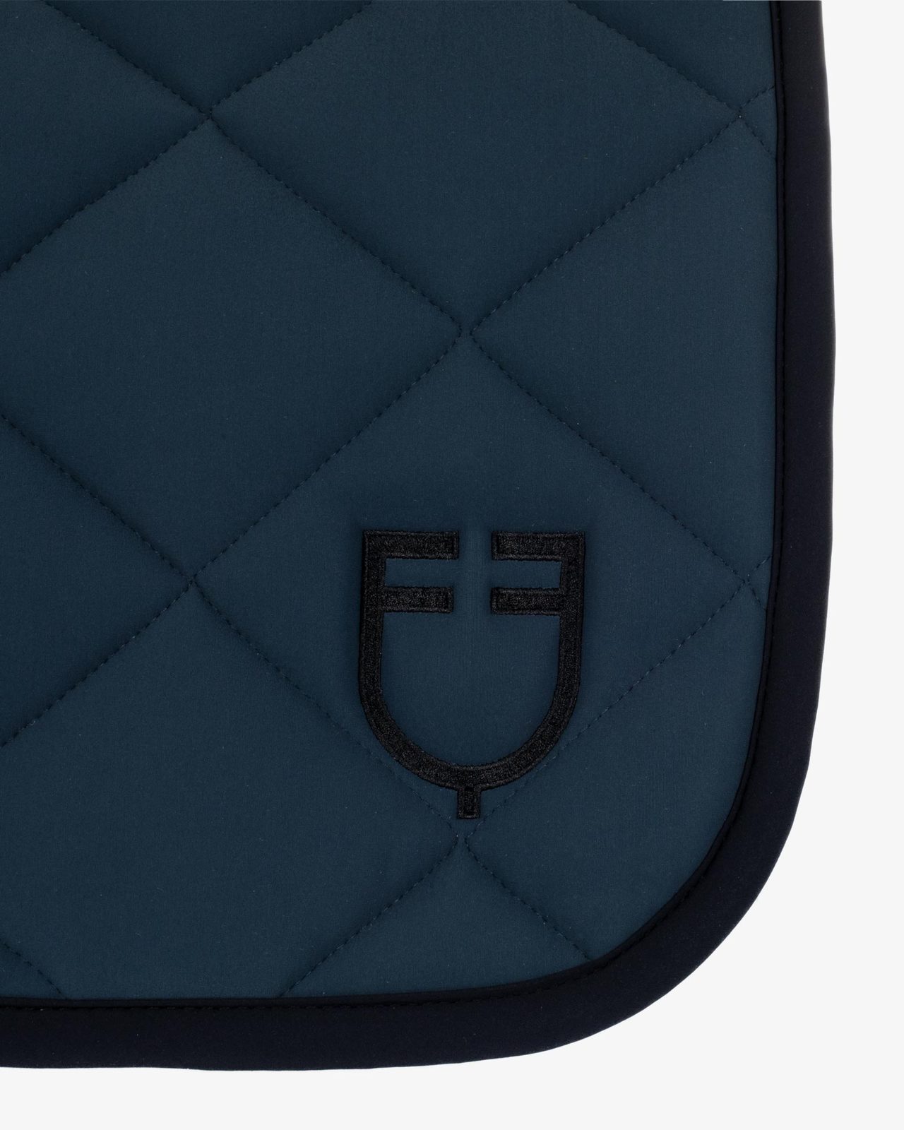 Dressage saddle pad in technical fabric
