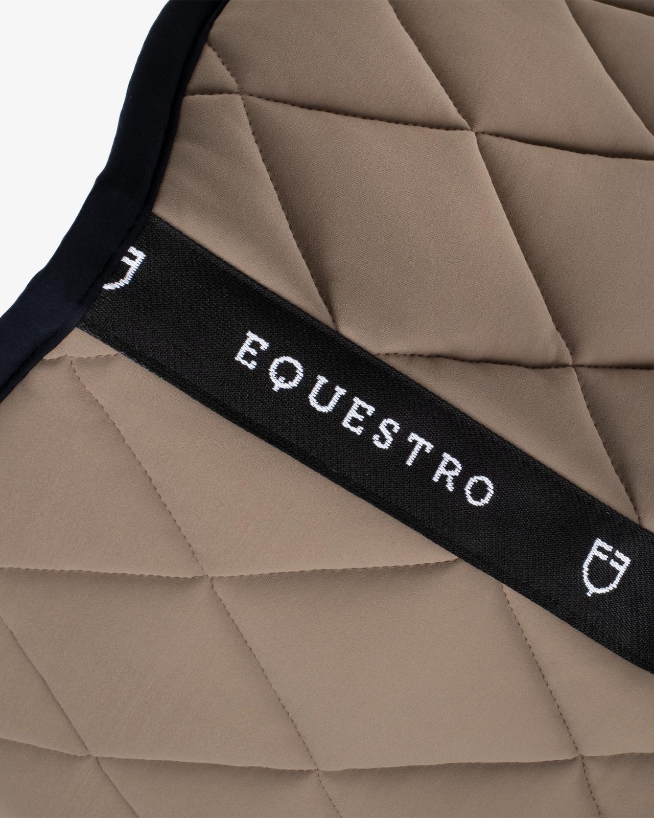Dressage saddle pad in technical fabric