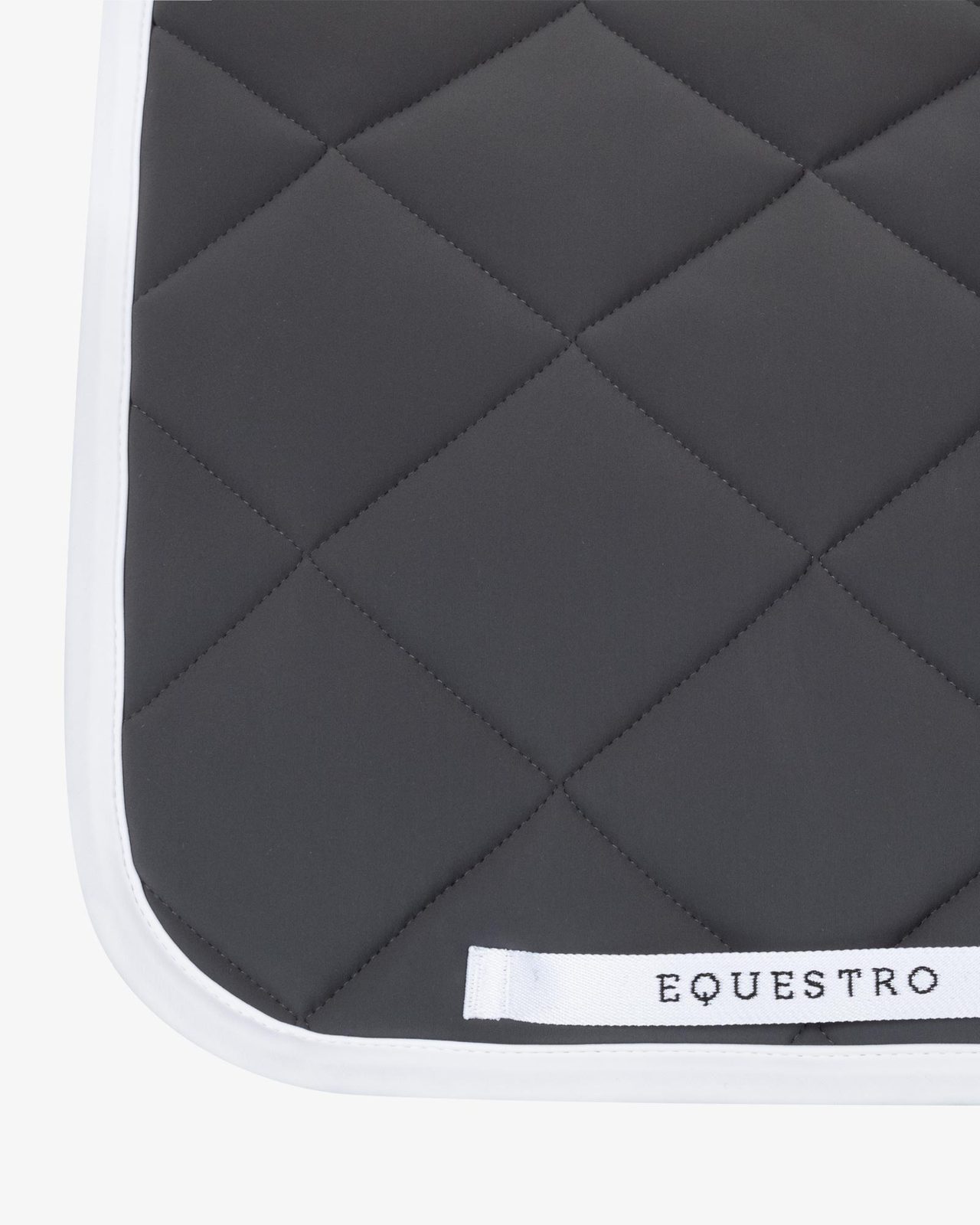 Dressage saddle pad with diamond quilting