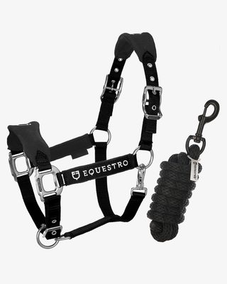 Halter with double adjustment and lead rope